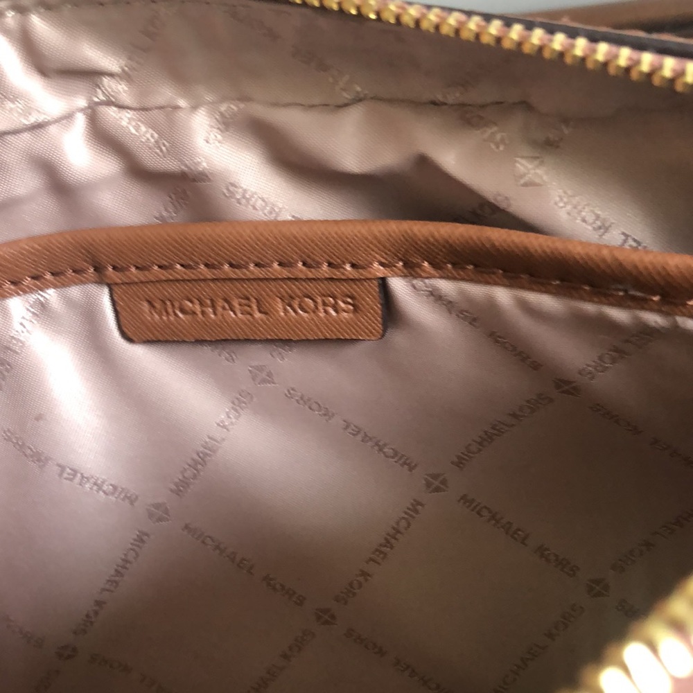Michael Kors crossbody purse - Picture 5 of 8